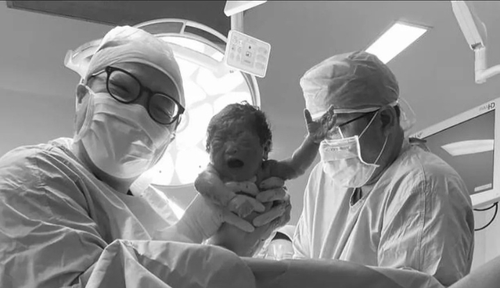 keberhasilan kehamilan di Klinik Utama Dr. Indrajana, Jakarta Pusat.