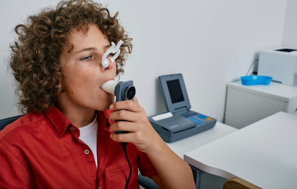 Pahami Spirometri: Bagaimana dan Mengapa Tes Fungsi Paru Sangat Penting